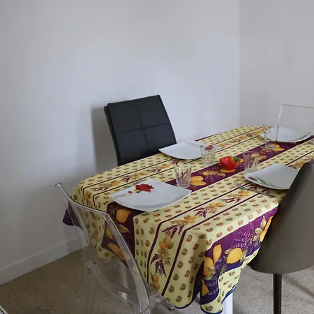Maison Avec Cour * Sézanne